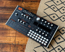 Load image into Gallery viewer, Ashun Sound Machines Hydrasynth Desktop Module
