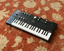 Load image into Gallery viewer, Ashun Sound Machines Hydrasynth Explorer
