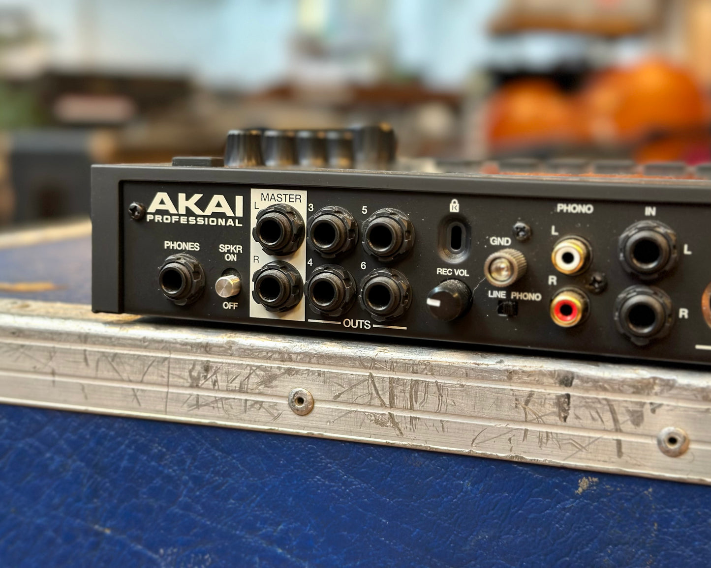 AKAI MPC Live Mk II Standalone Music Production Center with Built-In Speakers