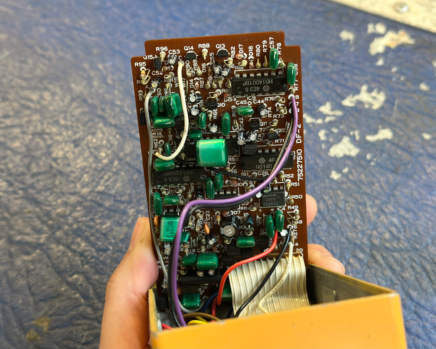 1984 BOSS DF-2 Super Distortion Feedbacker (Lawsuit)