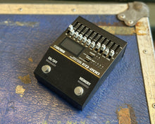 Load image into Gallery viewer, BOSS EQ-200 Graphic Equalizer
