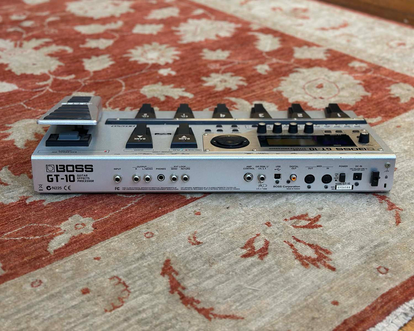 BOSS GT-10 Guitar Multi-Effects