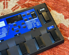 Load image into Gallery viewer, BOSS ME-8 Multi-Effects Pedal
