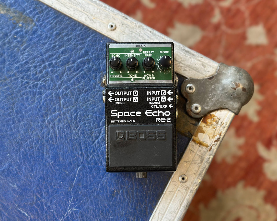 BOSS RE-2 Space Echo Tape Delay Modelling Effects Pedal