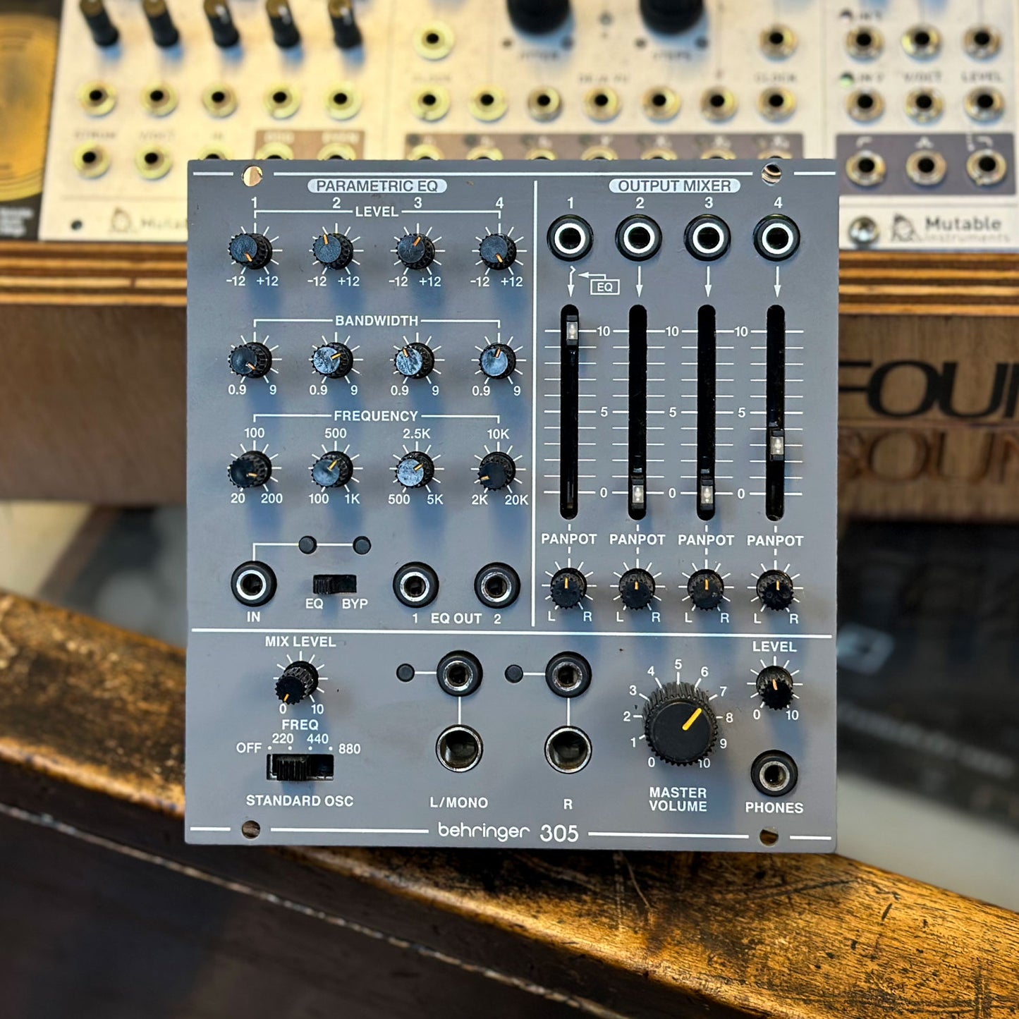Behringer 305 EQ/Mixer/Output Eurorack Module