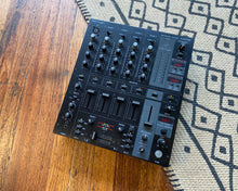 Load image into Gallery viewer, Behringer DJX750 Pro DJ Mixer
