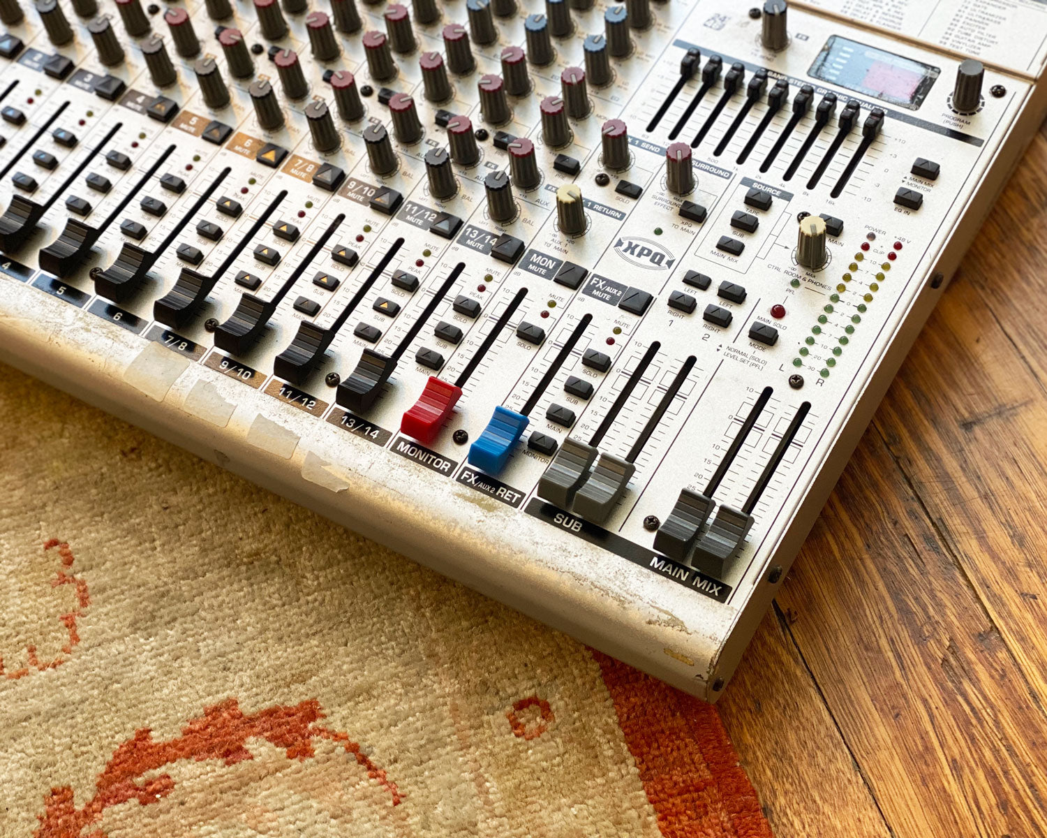 Behringer Eurorack UB1832FX-Pro – Found Sound