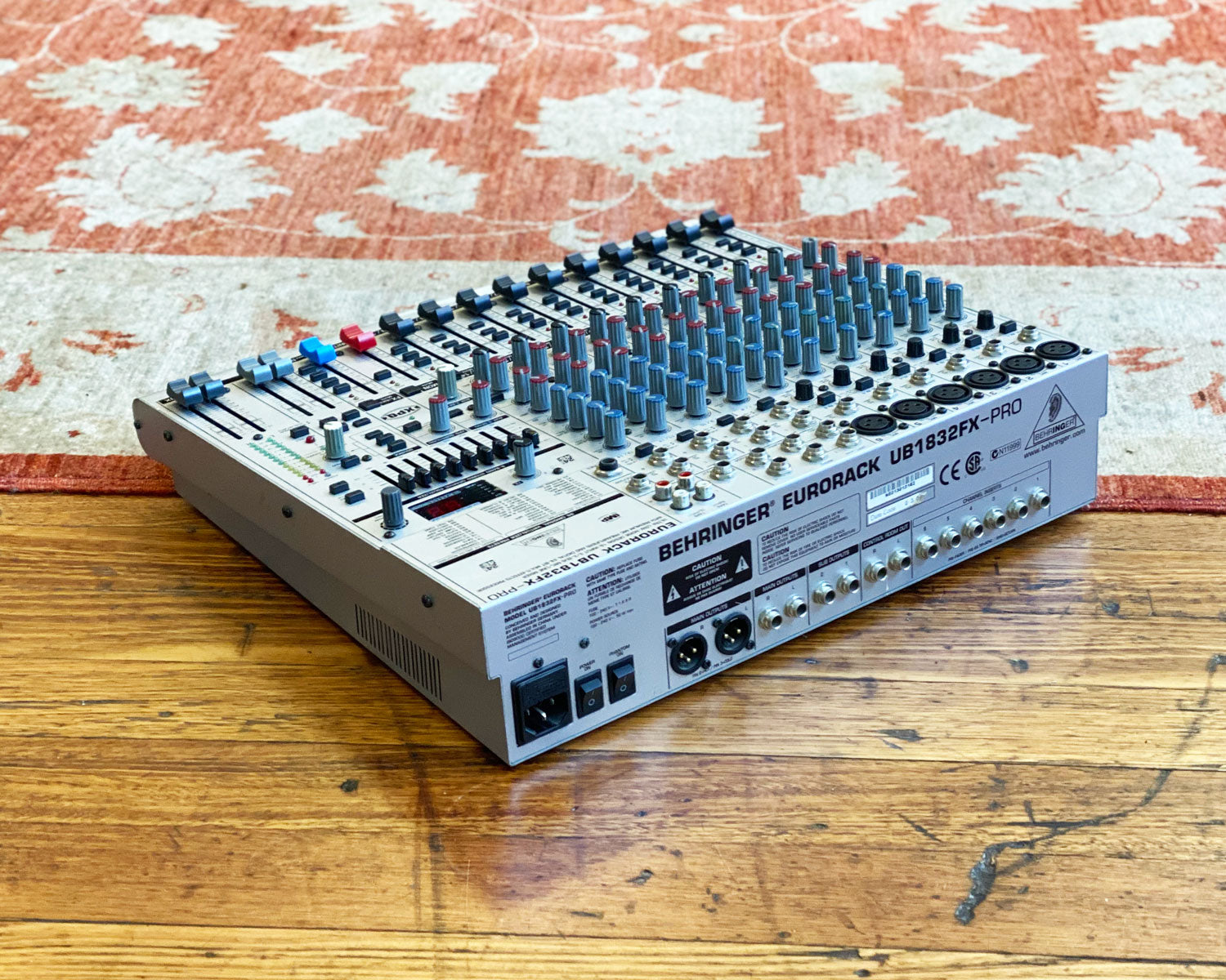 Behringer Eurorack UB1832FX-Pro – Found Sound