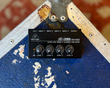 Load image into Gallery viewer, Behringer MICROMIX MX400 Mixer
