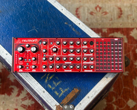 Behringer Neutron Synthesiser