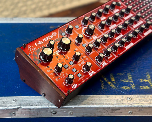 Behringer Neutron Synthesiser