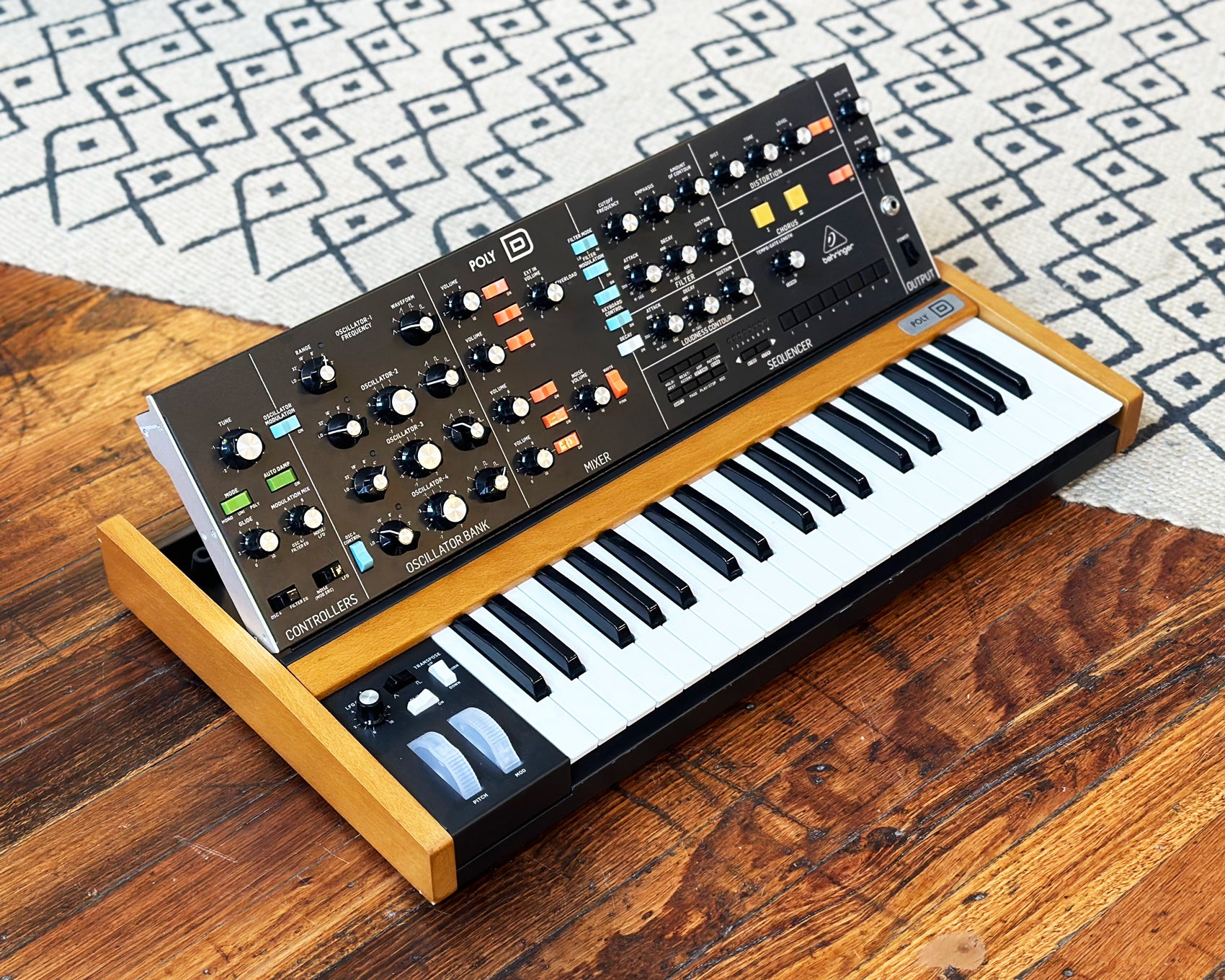 Behringer synth sales poly d