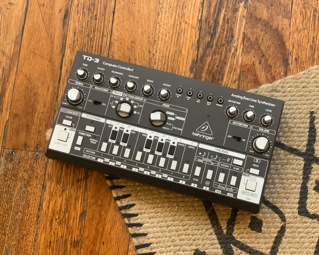 Behringer TD-3 BK Analog Bass Line Synth – Found Sound