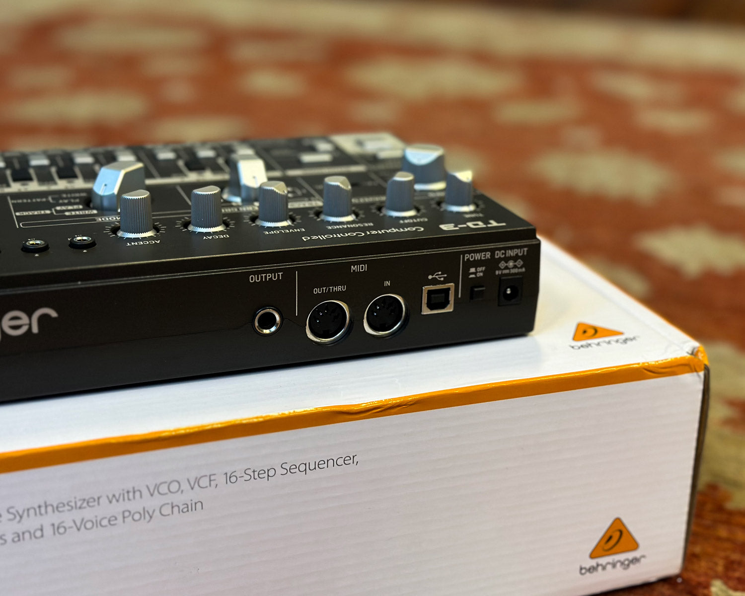 Behringer TD-3 BK Analog Bass Line Synth – Found Sound