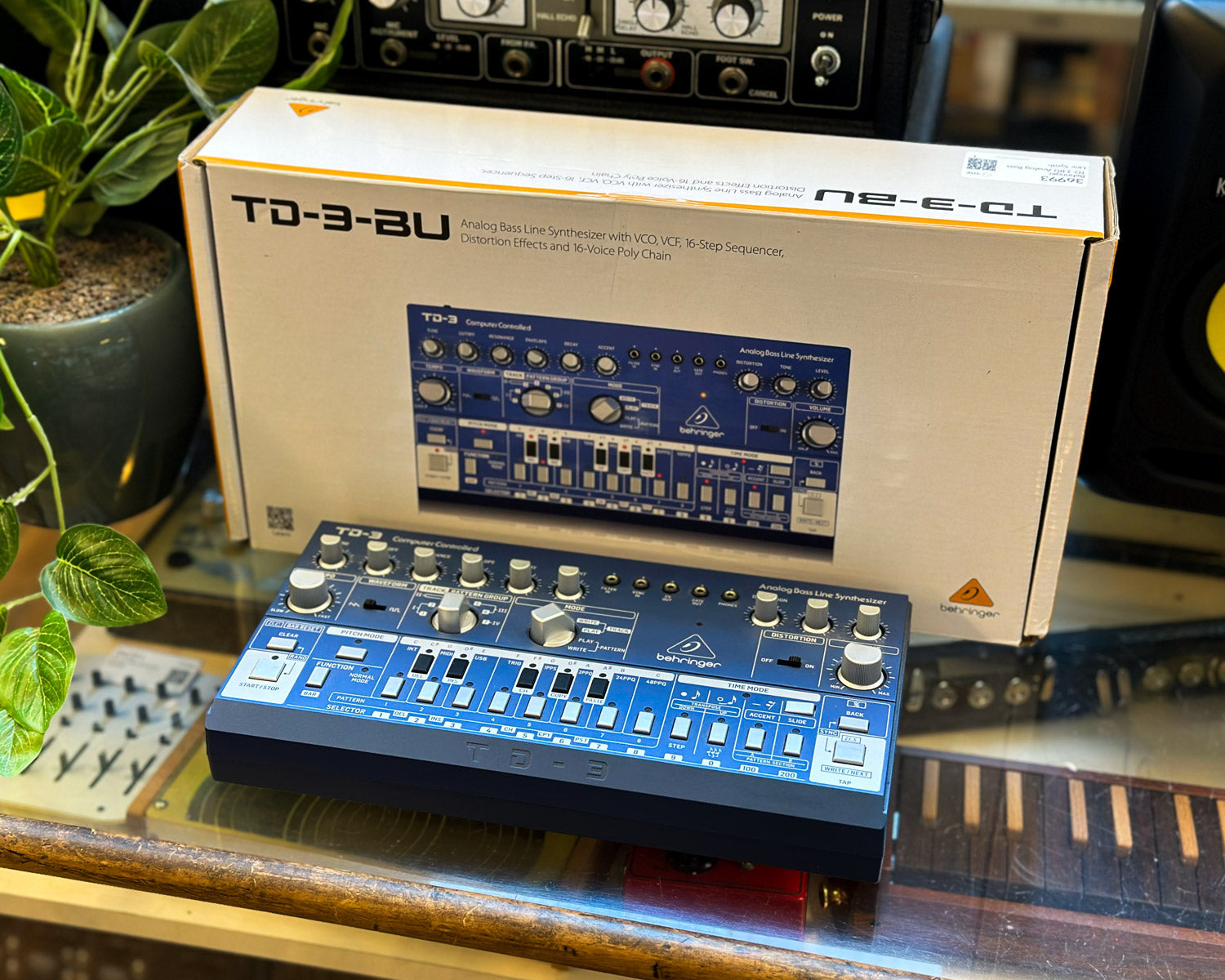 Behringer TD-3 BU Analog Bass Line Synth – Found Sound