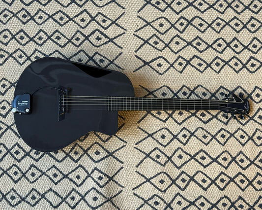 One of One Blackbird Super OM Custom Fretless Carbon Fibre Orchestral Model Acoustic Guitar w/Fishman TriplePlay MIDI Pickup