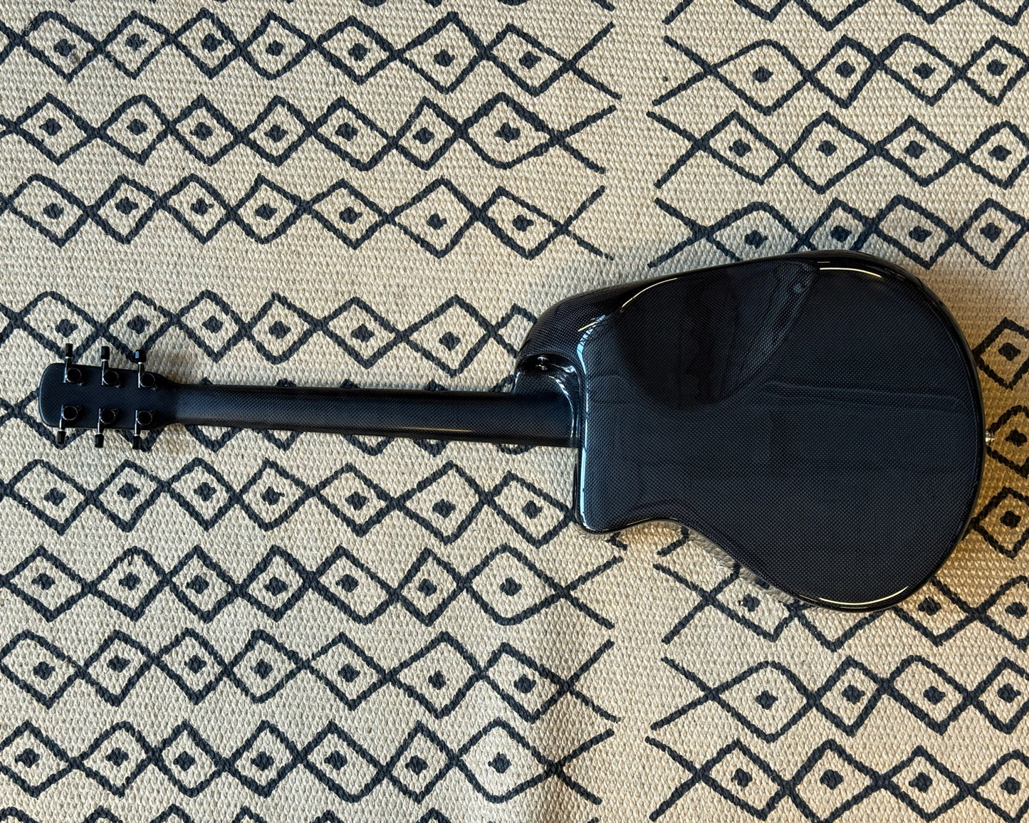 One of One Blackbird Super OM Custom Fretless Carbon Fibre Orchestral Model Acoustic Guitar w/Fishman TriplePlay MIDI Pickup