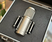 Load image into Gallery viewer, Brauner Phantom C Anniversary Edition
