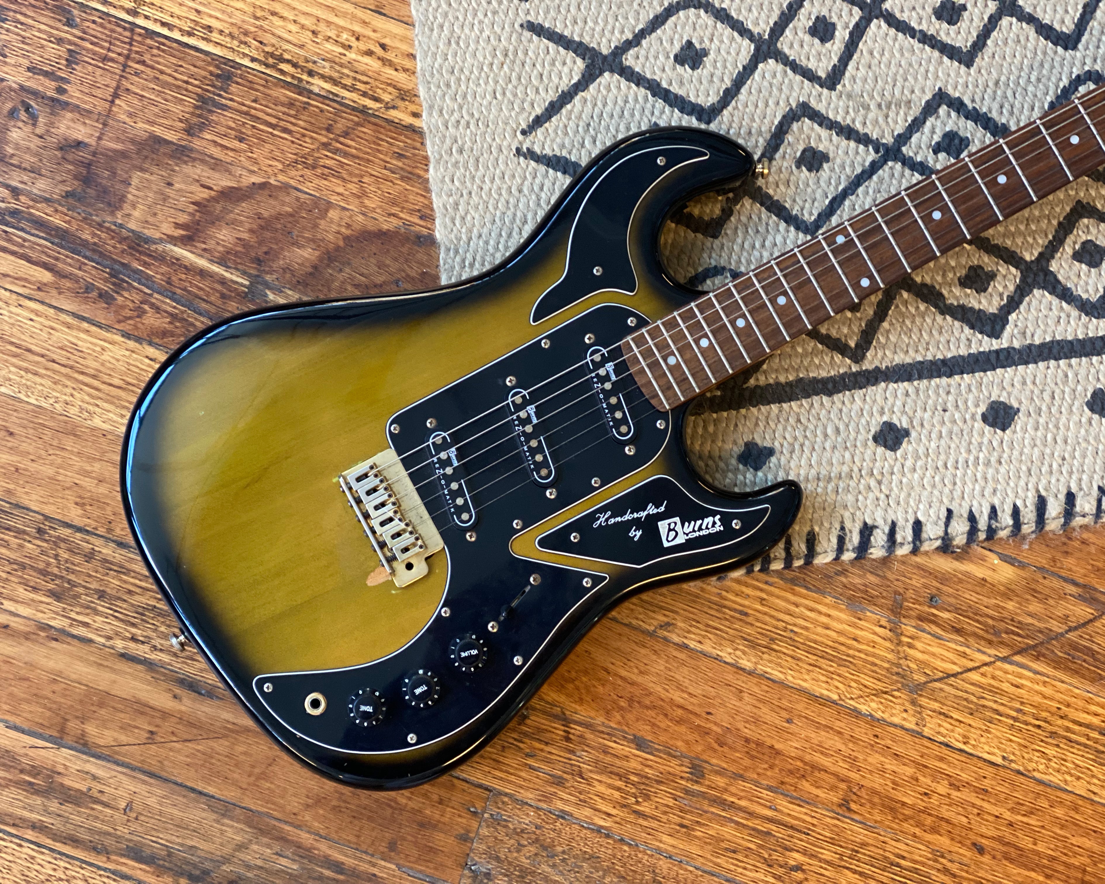 ギター Burns Club Series Marquee Green Burst Lot 271 - BURNS CLUB SERIES MARQUEE ELECTRIC GUITAR,