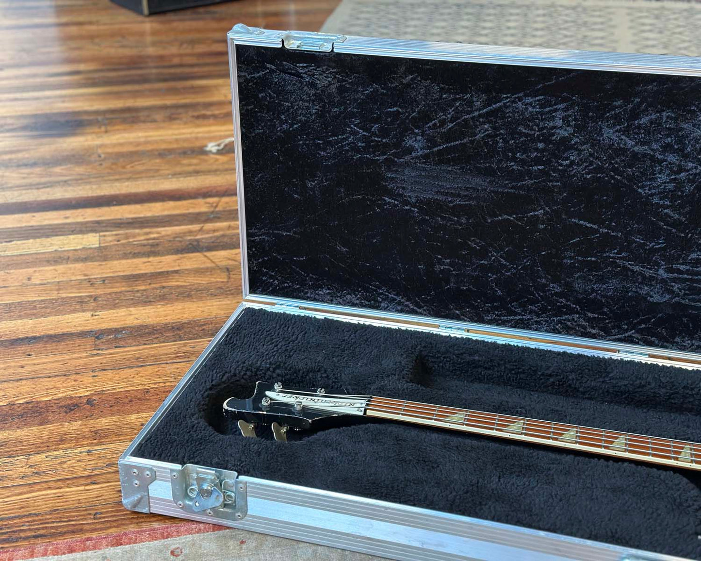 Caseman Flight Case for Rickenbacker 4003 Bass