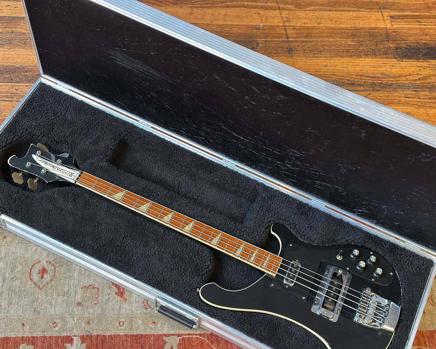 Caseman Flight Case for Rickenbacker 4003 Bass