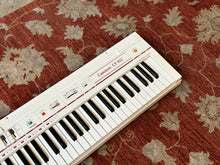 Load image into Gallery viewer, Casio Casiotone CT-102 Electronic Keyboard
