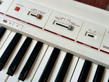 Load image into Gallery viewer, Casio Casiotone CT-102 Electronic Keyboard

