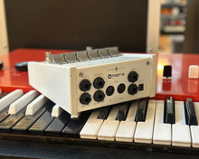 Load image into Gallery viewer, Chase Bliss CXM 1978 Reverb Effects Pedal
