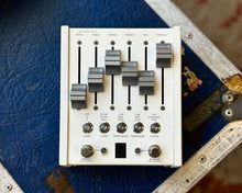 Load image into Gallery viewer, Chase Bliss/Meris Automatone CXM 1978 Reverb Effects Pedal
