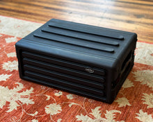 Load image into Gallery viewer, Cranborne Audio 500R8
