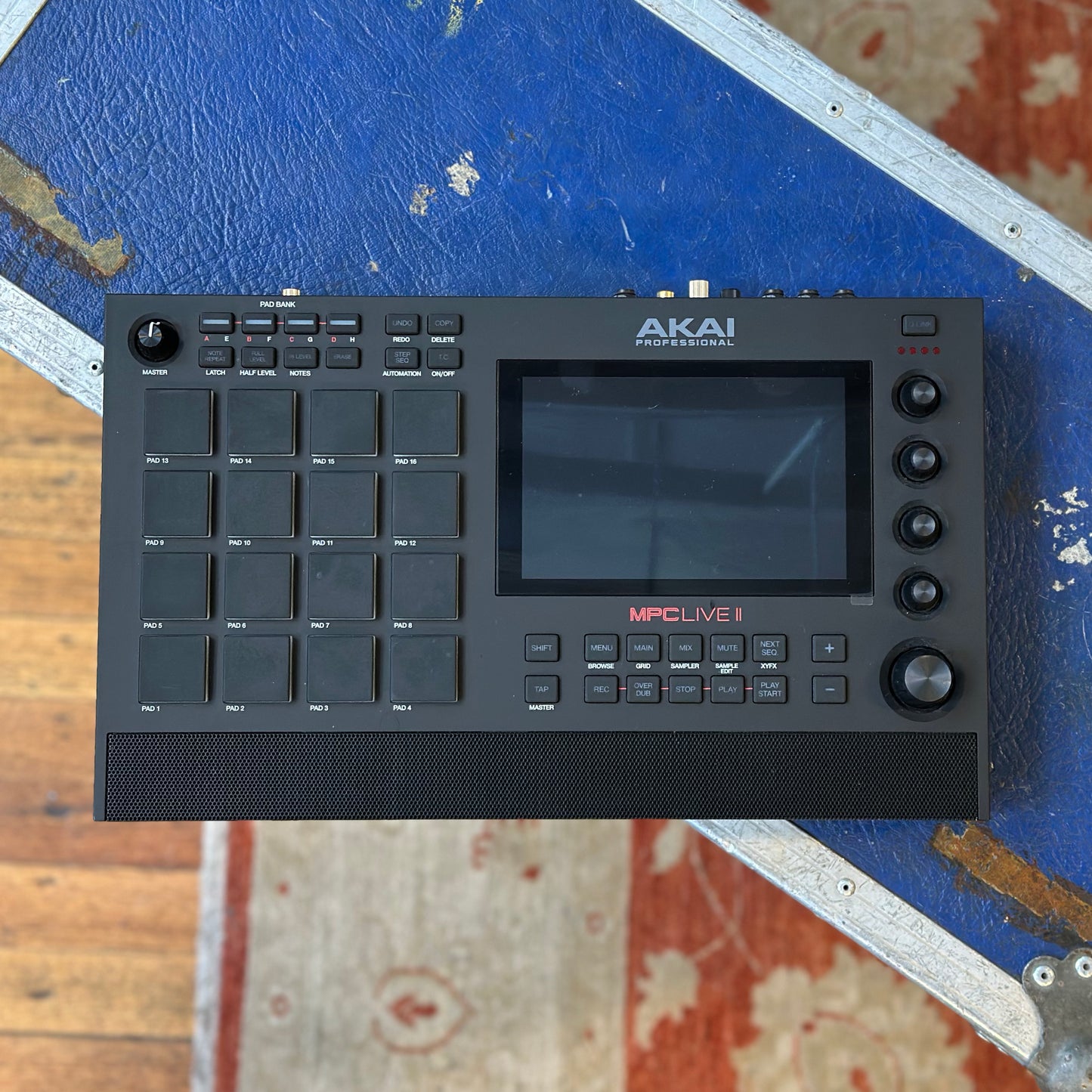 AKAI MPC Live Mk II Standalone Music Production Center with Built-In Speakers