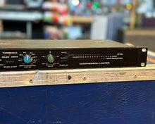 Load image into Gallery viewer, DBX 160X Compressor / Limiter

