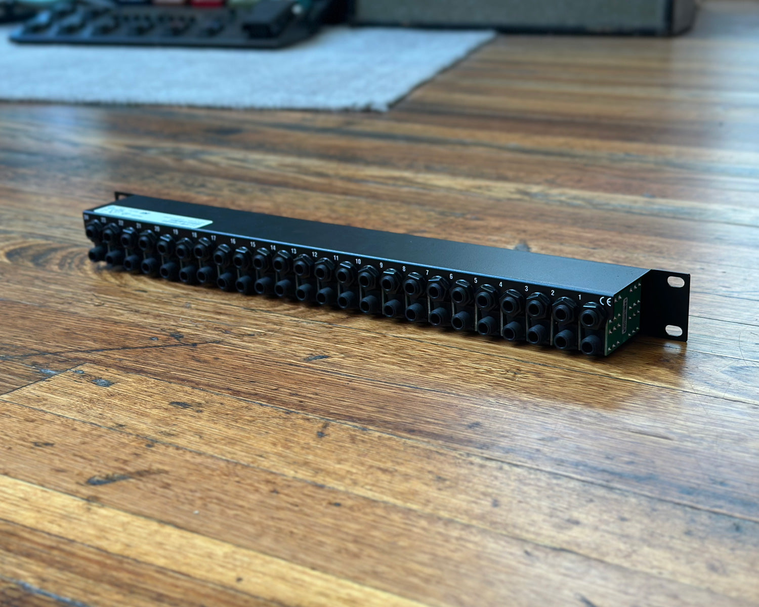 DTM・DAW dbx PB-48 48-Point Patch Bay dbx PB-48 48 sposób Patch Bay | Gear4music