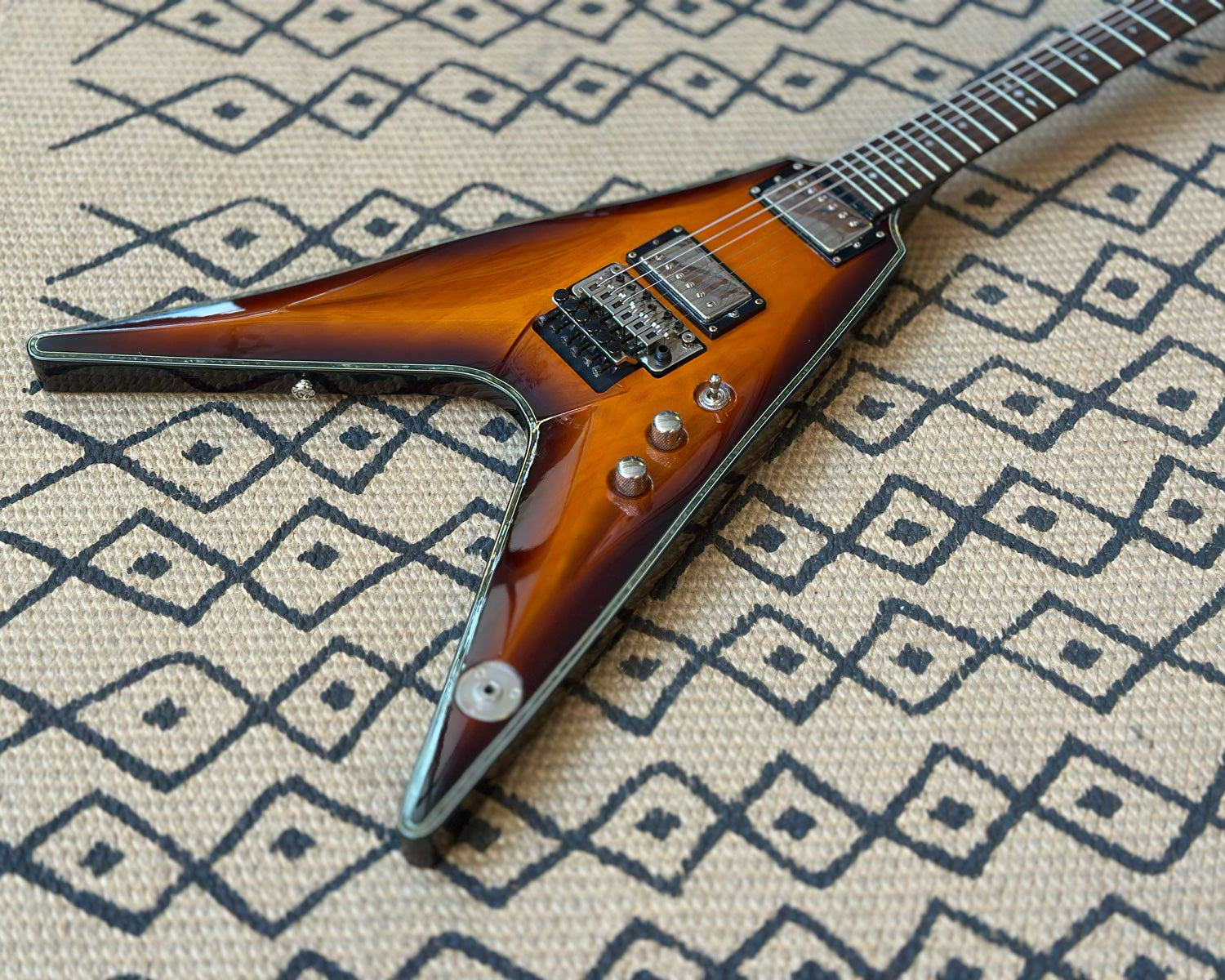 DBZ Cavallo 'Flying-V' w/ Floyd Rose - Made in Korea – Found