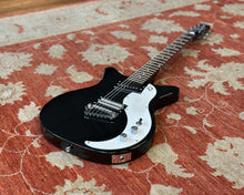 Load image into Gallery viewer, Danelectro DC59X w/ Hipshot Baby Grad
