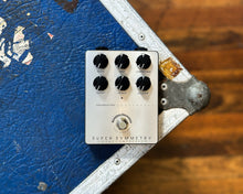 Load image into Gallery viewer, Darkglass Electronics Super Symmetry 115GeV Compressor
