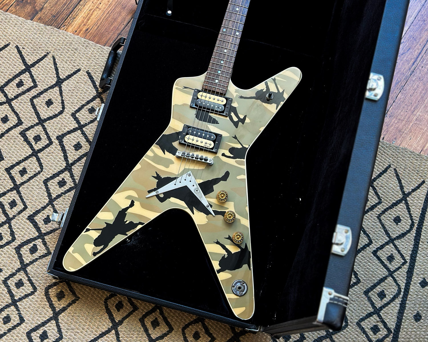 Dean ML Dime-O-Flage Camo Electric w/OHSC – Found Sound
