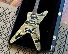 Load image into Gallery viewer, Dean ML Dime-O-Flage Camo Electric w/OHSC

