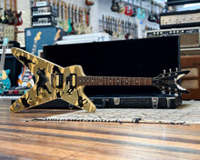 Load image into Gallery viewer, Dean ML Dime-O-Flage Camo Electric w/OHSC
