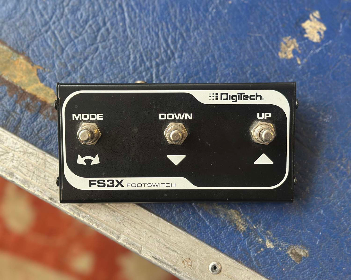 DigiTech JamMan Solo Looper/Phrase Sampler with bonus FS3X 3 Button Footswitch