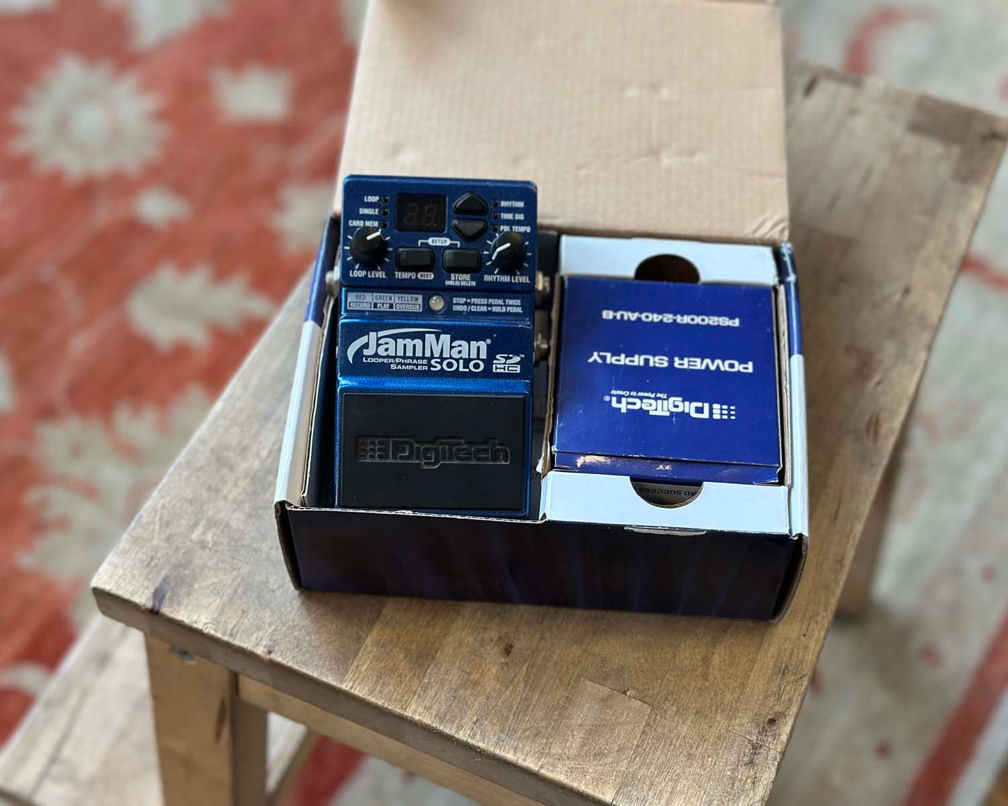 DigiTech JamMan Solo Looper/Phrase Sampler with bonus FS3X 3 Button Footswitch