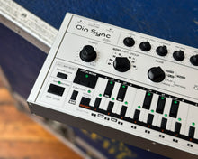 Load image into Gallery viewer, Din Sync RE-303
