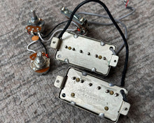Load image into Gallery viewer, Duesenberg Starplayer Pickup Set with Wiring
