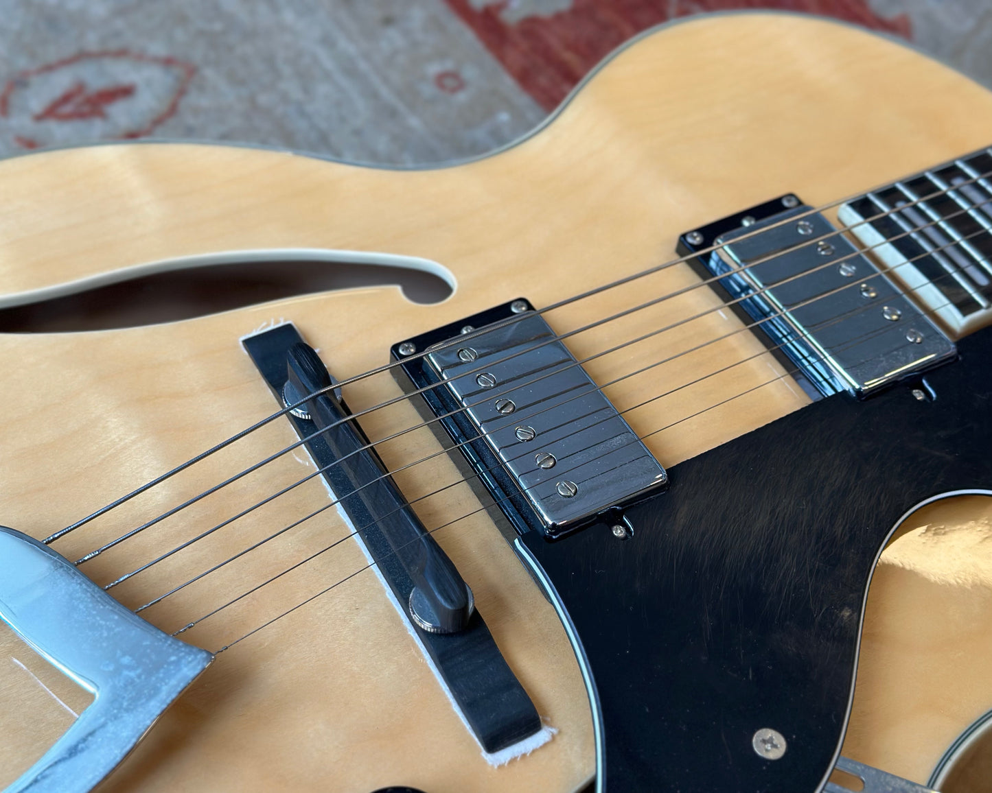 Hagstrom HJ500 Archtop