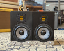 Load image into Gallery viewer, EVE SC205 2-Way 5&quot; Professional Studio Monitor Speakers (Pair)
