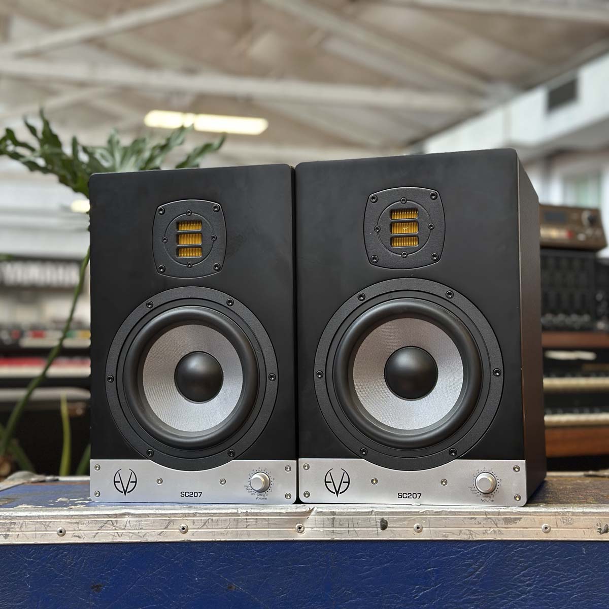 EVE SC207 2-Way 7" Professional Studio Monitors - Pair