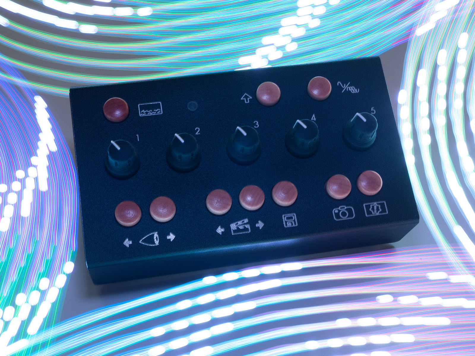 Critter & Guitari EYESY Video Synthesizer – Found Sound
