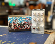 Load image into Gallery viewer, EarthQuaker Devices Bit Commander

