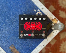 Load image into Gallery viewer, EarthQuaker Devices Sunn O))) Life Pedal V3
