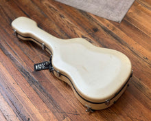Load image into Gallery viewer, Eastman Fiberglass Acoustic Guitar Case - Calton Style
